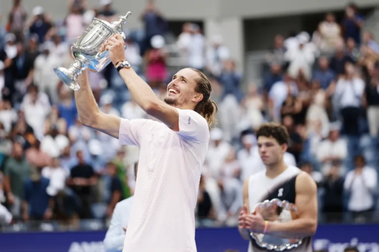 Zverev's banner year continues